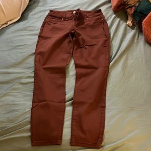 Jegging pants